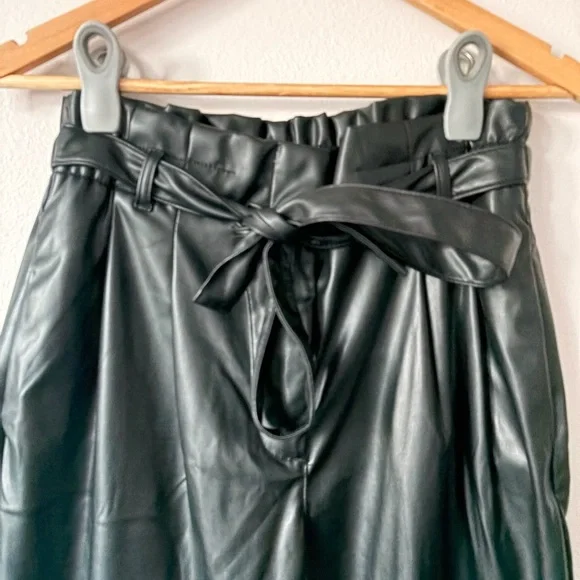 Francesca's Collections - Mi Ami Black Tie-Waist Faux Leather Trousers - Picture 4 of 7